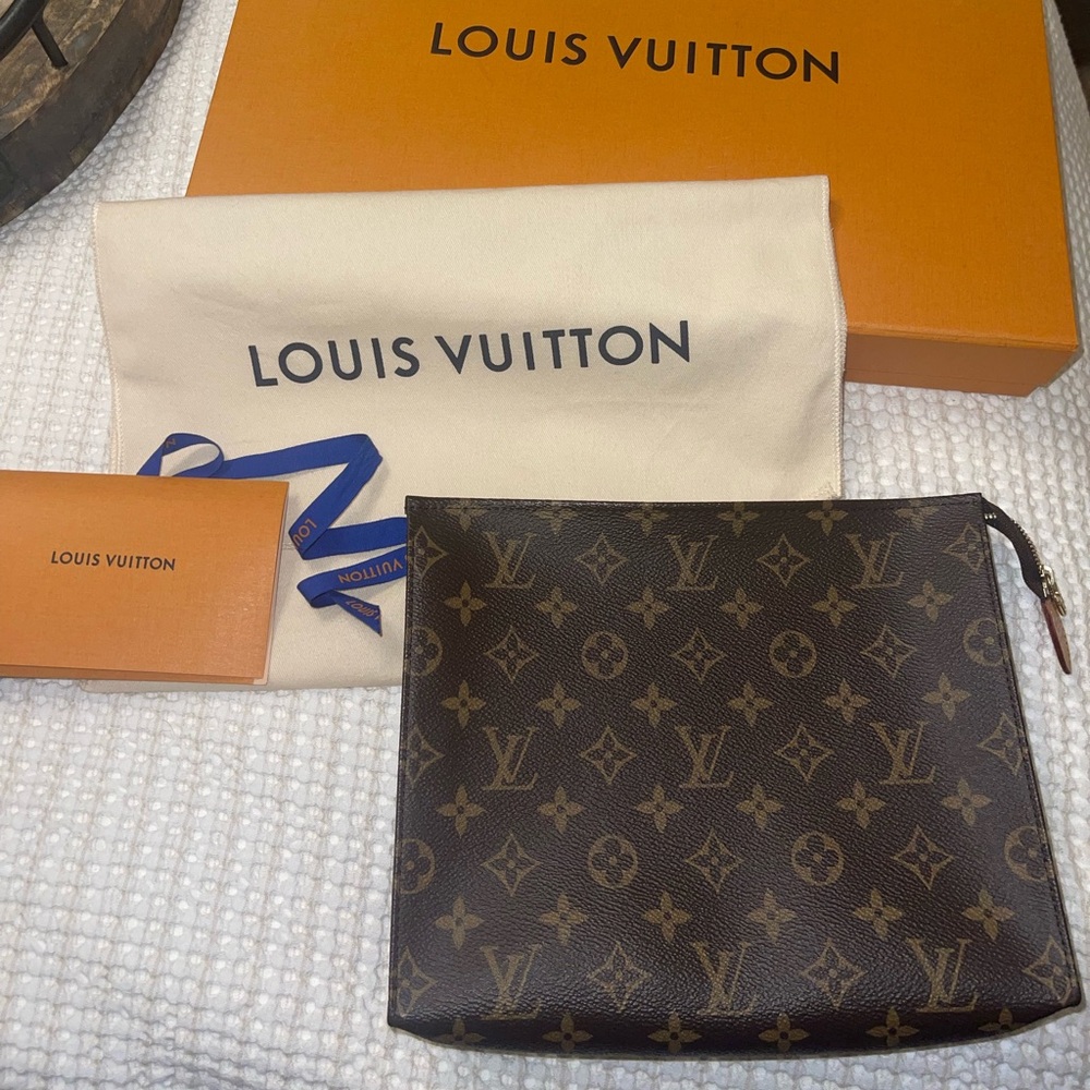 Louis Vuitton Toiletry 26 Bag